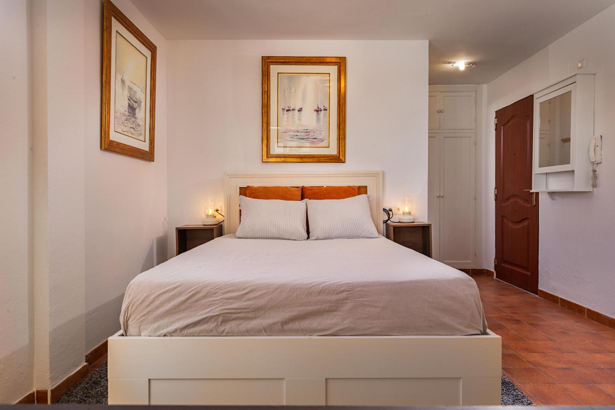 Duquesa Port Studio Apartment - Bright Sunlit Terrace มานิลบา ภายนอก รูปภาพ